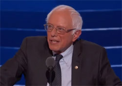 Democratic Convention, Bernie Sanders combed his hair for his last Speech