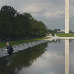 Samantha Bee, Donald Trump takes a dump in the reflecting pool