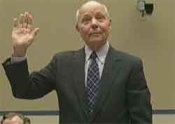 IRS director John Koskinen does not raise oath hand high enough